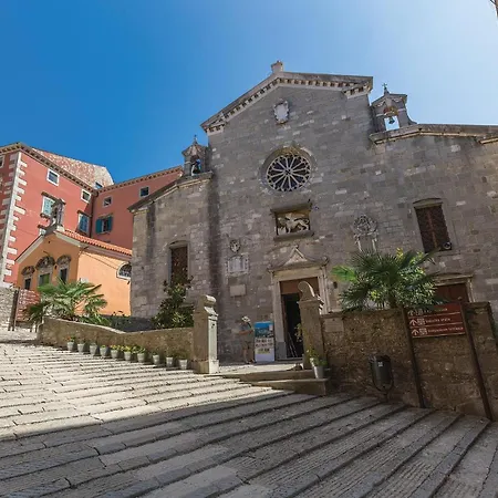 Stunning In Nedescina With Wifi