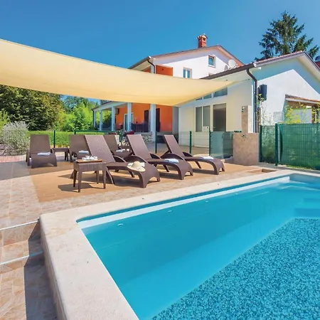 Stunning In Nedescina With Wifi Holiday home